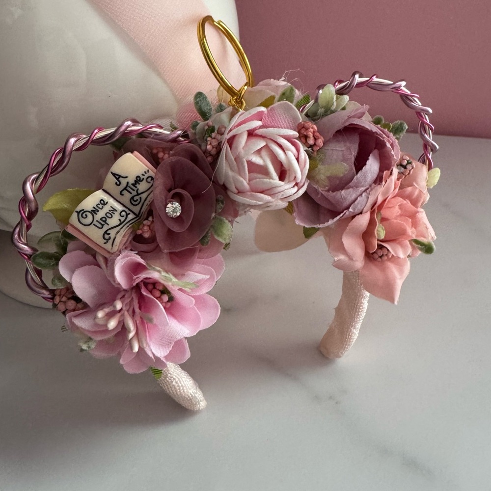 Handmade Minnie Mouse Ear Keychain - Picture 4 of 4